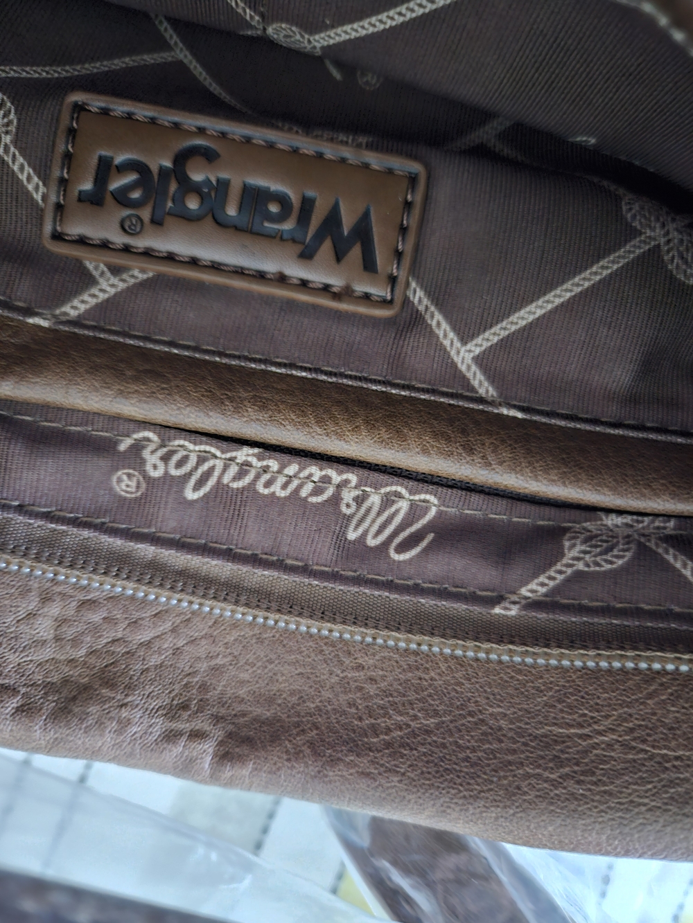 Wrangler Brown Crossbody Bag - Picture 8 of 8